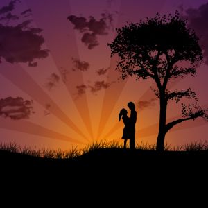 Silhouette Romántica al Atardecer