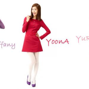 Chicas K-Pop en Vestidos Coloridos