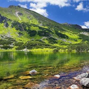 Lago de Montaña Sereno