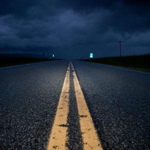 Carretera Solitaria de Noche