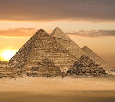 Pirámides de Giza al Atardecer