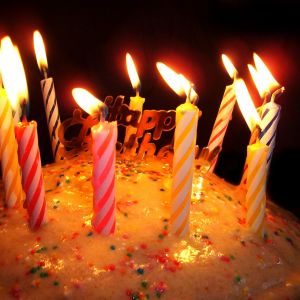 Pastel de Cumpleaños con Velas