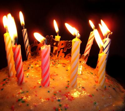 Pastel de Cumpleaños con Velas