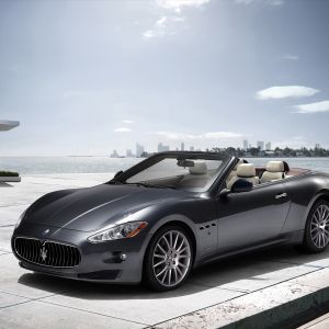 Coche Convertible de Lujo Maserati