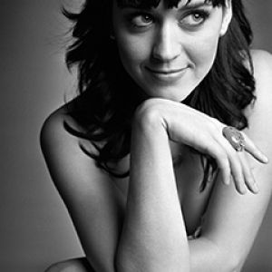 Retrato encantador de una mujer
