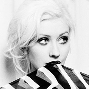 Retrato en Blanco y Negro de Christina Aguilera