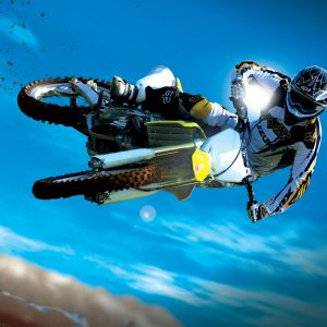 Piloto de Motocross en Acción