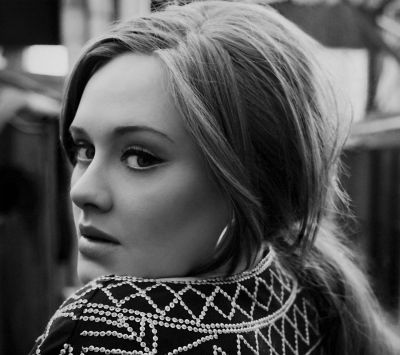 Retrato de Adele en Blanco y Negro