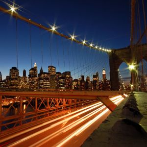 Vista Nocturna del Puente de Brooklyn