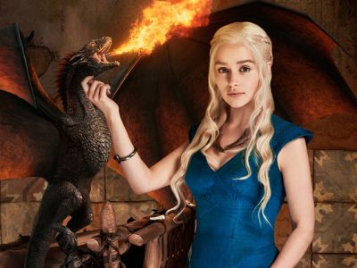 Daenerys Targaryen y Dragón