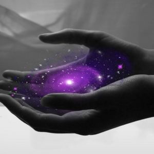 Manos Cósmicas con Galaxia