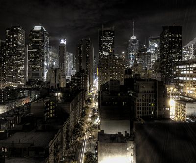 Horizonte de la ciudad de noche