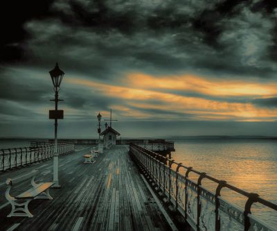 Atardecer Sereno Sobre el Muelle