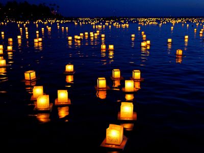 Linternas Flotantes de Noche
