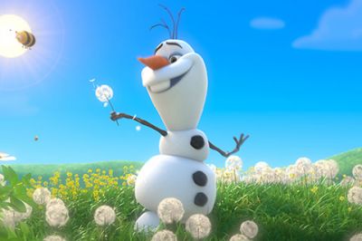 Olaf de Frozen en un campo soleado