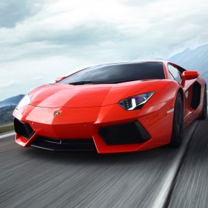 Lamborghini Aventador Rojo