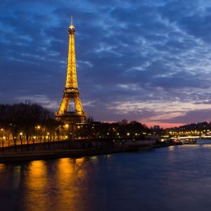 Torre Eiffel al Anochecer