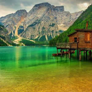 Lago de Montaña Sereno