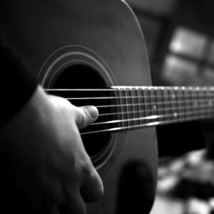 Acercamiento a Guitarra Acústica