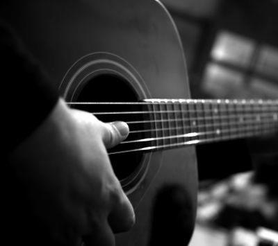 Acercamiento a Guitarra Acústica