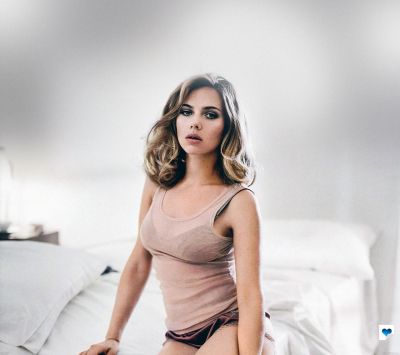 Retrato Elegante de una Mujer