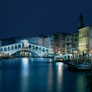 Puente de Rialto de Noche
