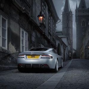 Aston Martin DBS en Calle Histórica