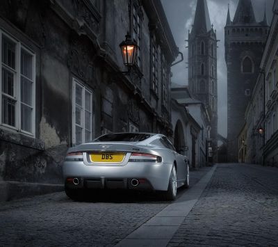 Aston Martin DBS en Calle Histórica