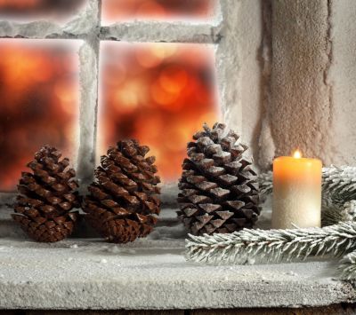Piñas de Navidad y Vela
