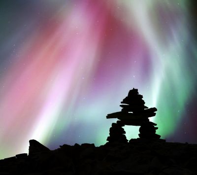 Aurora Boreal en el Cielo Nocturno
