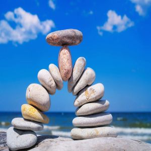 Piedras Equilibradas en la Playa