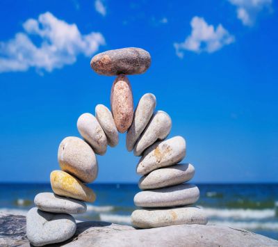 Piedras Equilibradas en la Playa