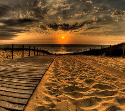 Impresionante atardecer sobre el océano