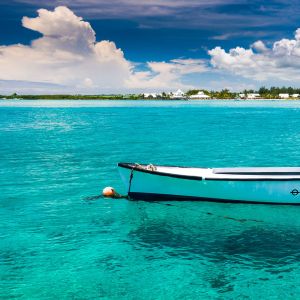 Aguas Tropicales Serenas