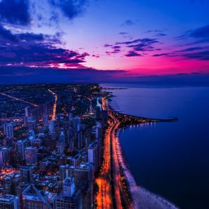 Horizonte de Ciudad al Atardecer