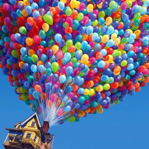 Casa Colorida con Globos