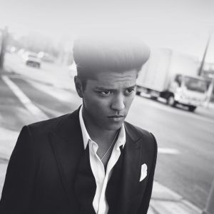 Retrato Estiloso de Bruno Mars
