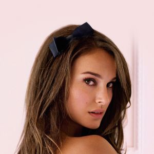 Retrato Elegante de una Mujer
