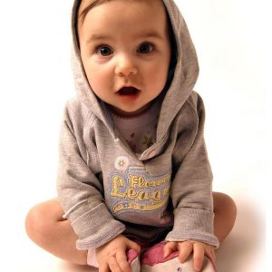 Bebé Adorable con Sudadera