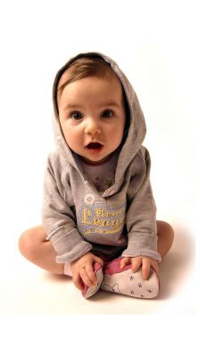 Bebé Adorable con Sudadera