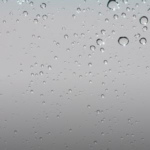 Gotas de agua en vidrio