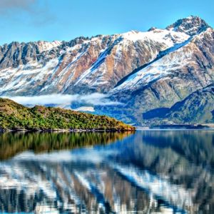 Impresionante reflejo de montaña