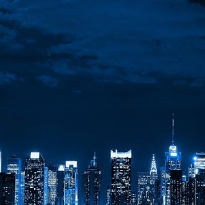 Horizonte Urbano Azul de Noche