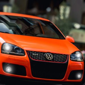Volkswagen GTI en Naranja Vibrante