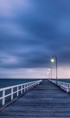 Muelle Sereno al Anochecer