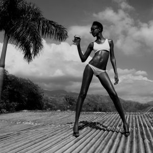 Moda Elegante en Blanco y Negro