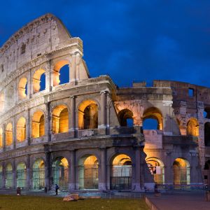 Coliseo al Anochecer