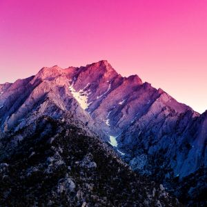 Impresionante Atardecer en Montañas