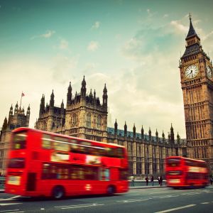 Big Ben de Londres y Autobuses Rojos