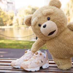Teddy Bear Adorable con Zapatillas